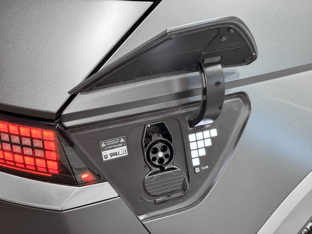 2024 Hyundai IONIQ 5 view 5