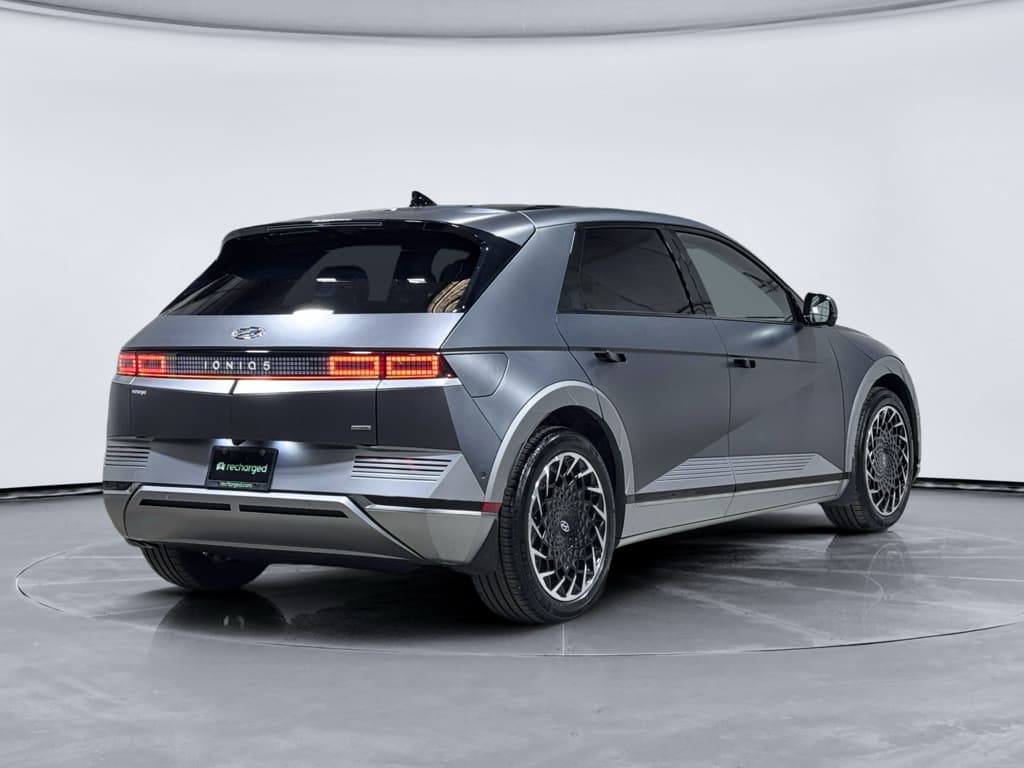2024 Hyundai IONIQ 5 view 3