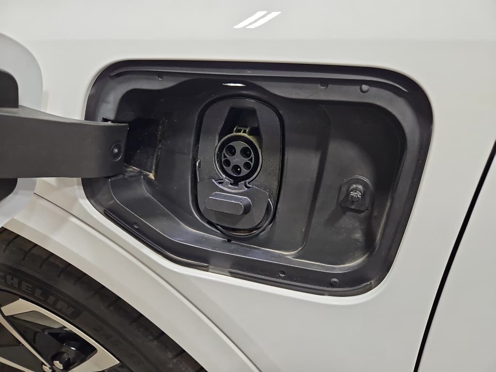 2024 Chevrolet Equinox EV view 5