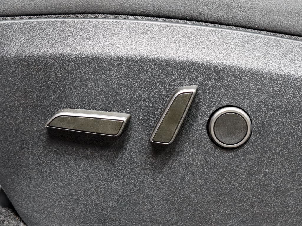 2024 Tesla Model Y view 6