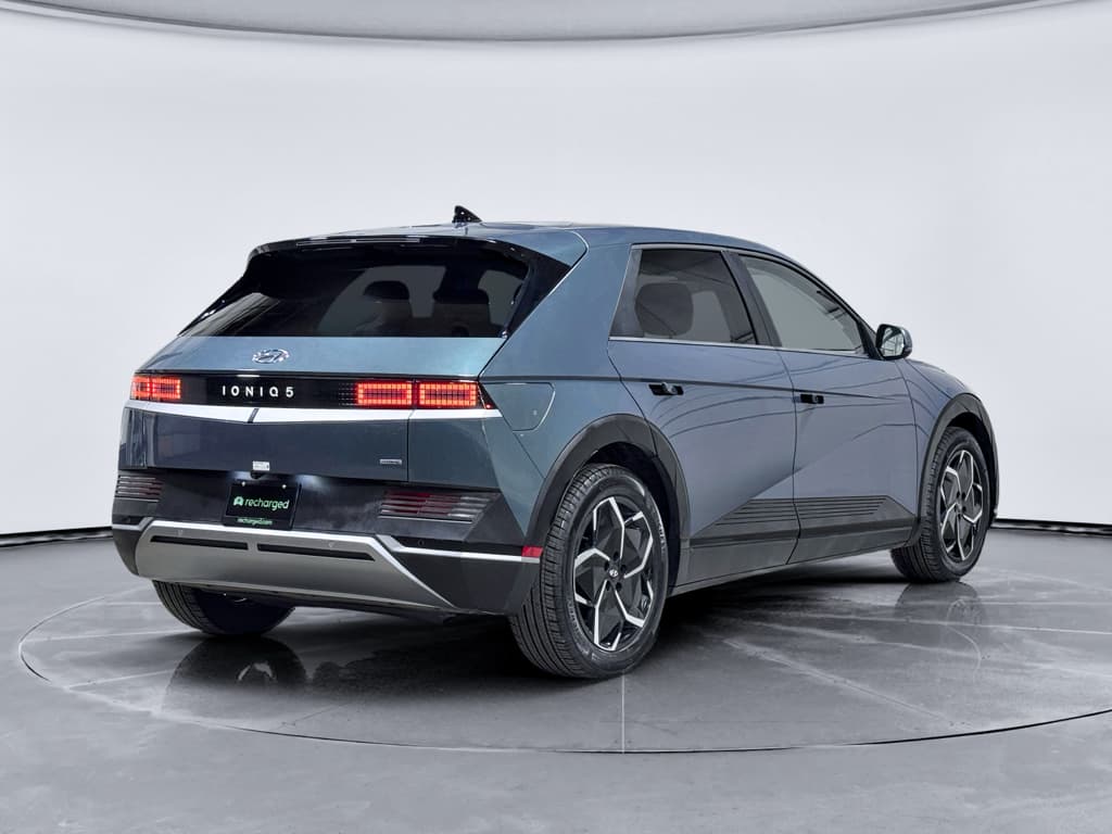 2024 Hyundai IONIQ 5 view 3