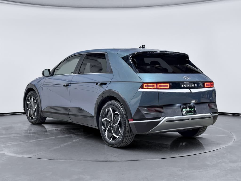 2024 Hyundai IONIQ 5 view 2