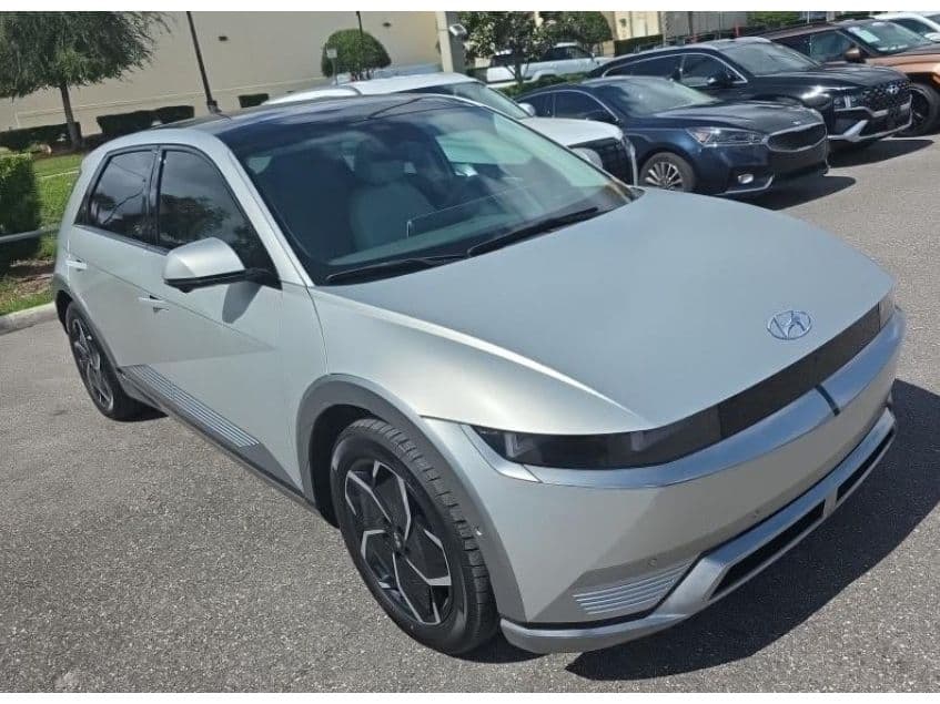 2024 Hyundai IONIQ 5 view 2