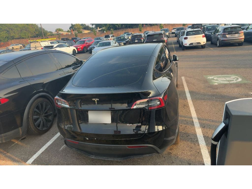 2021 Tesla Model Y view 4