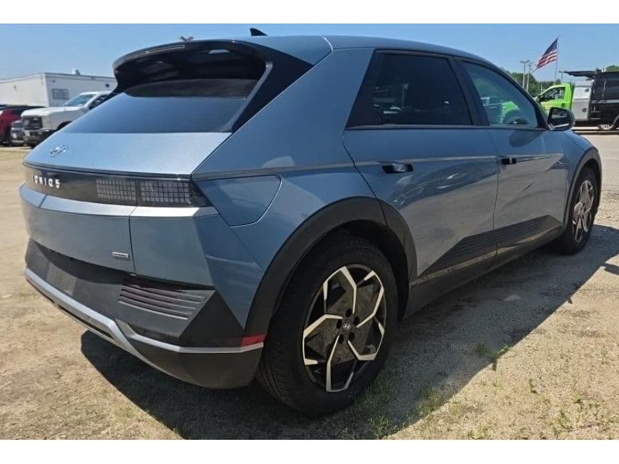 2024 Hyundai IONIQ 5 view 3