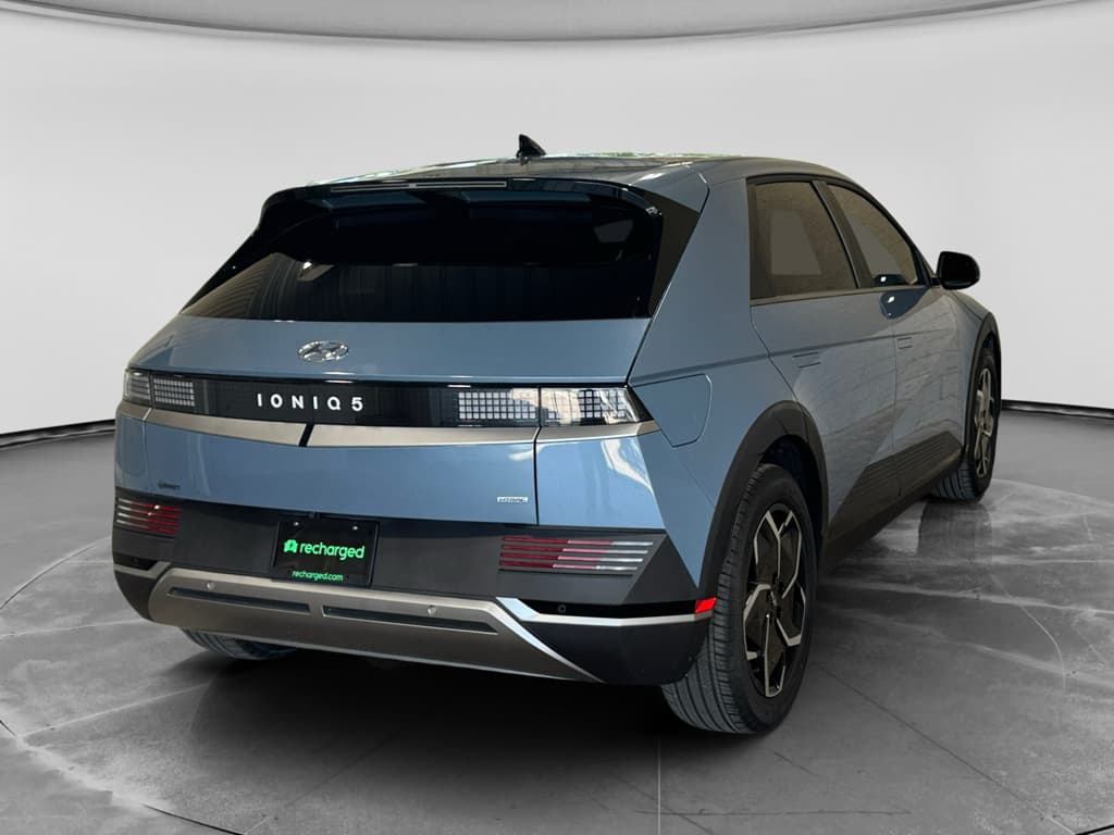 2024 Hyundai IONIQ 5 view 3