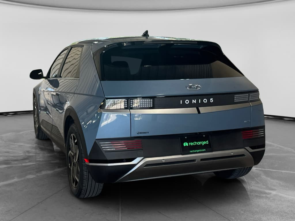 2024 Hyundai IONIQ 5 view 2