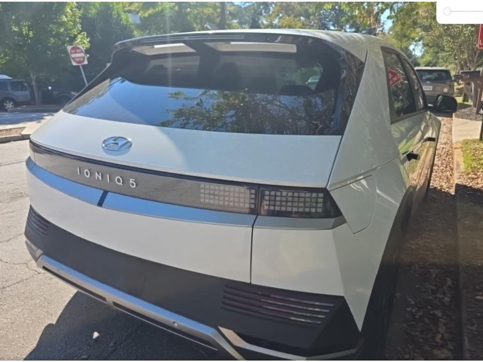 2024 Hyundai IONIQ 5 view 3