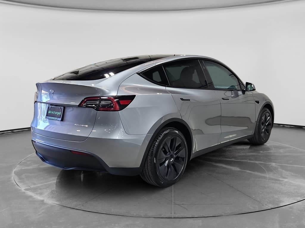 2024 Tesla Model Y view 3