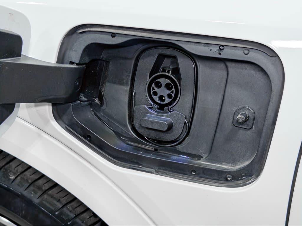 2024 Chevrolet Equinox EV view 5