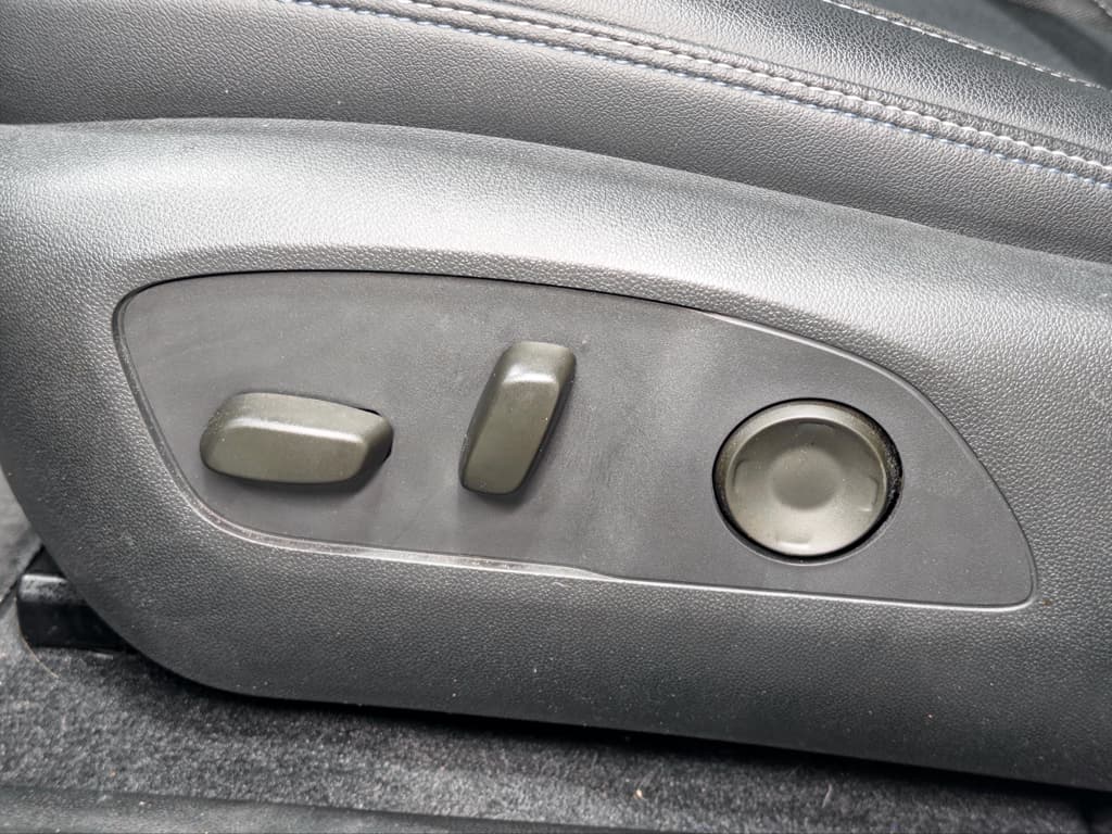 2024 Chevrolet Equinox EV view 7