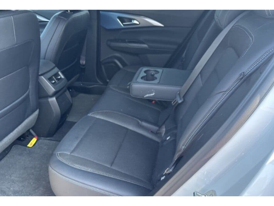 2024 Chevrolet Equinox EV view 6