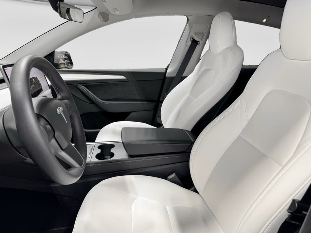 2025 Tesla Model Y view 15