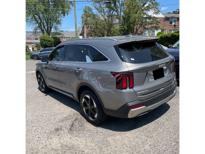 2025 Kia Sorento Plug-in Hybrid view 3