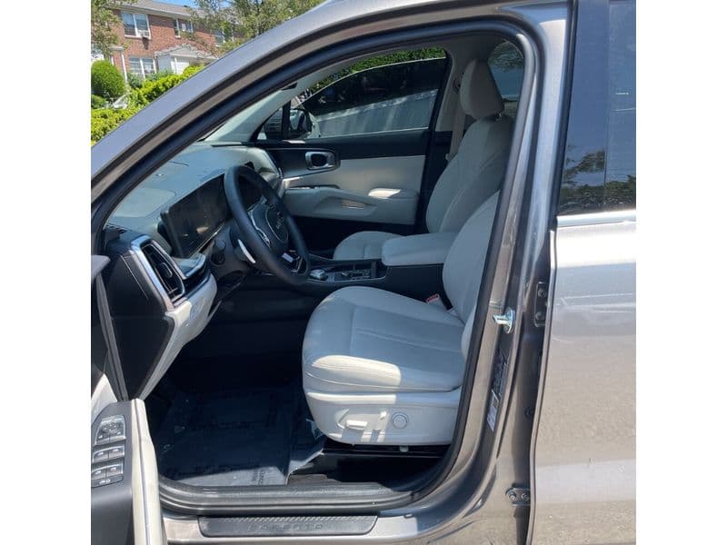 2025 Kia Sorento Plug-in Hybrid view 5
