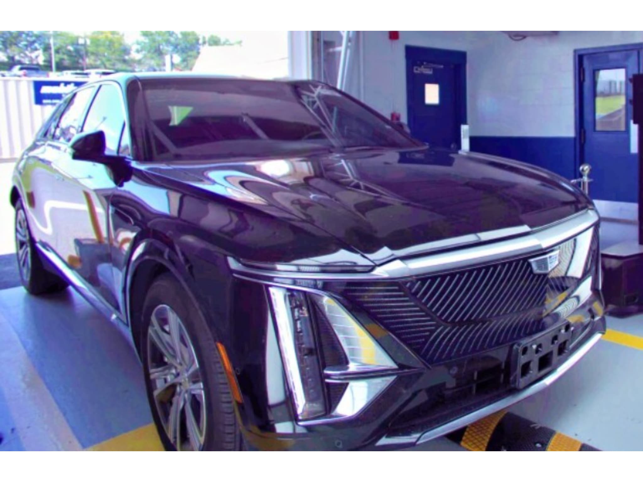 2025 Cadillac Lyriq view 2