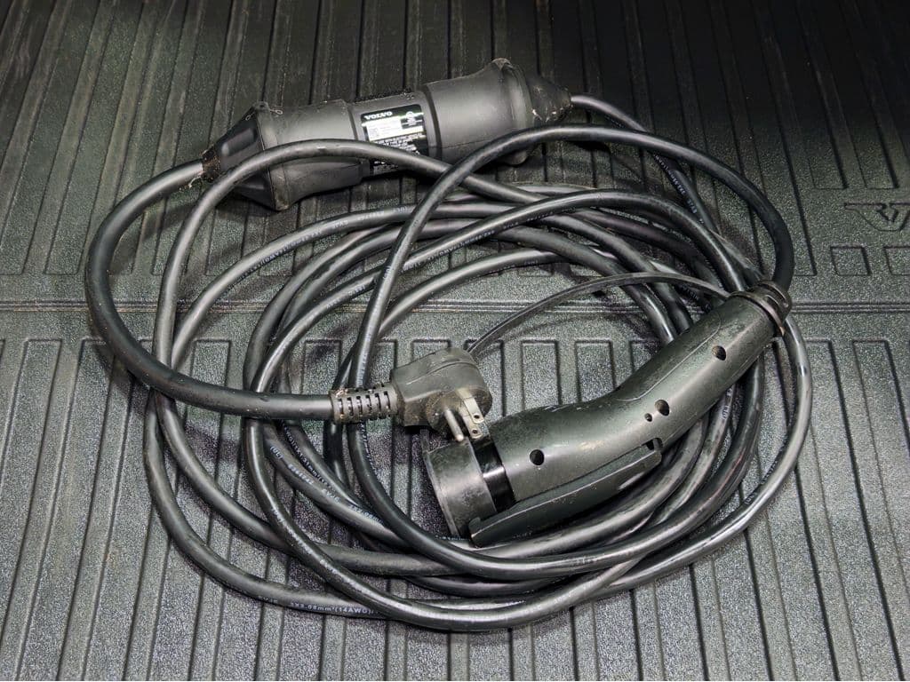 2023 Volvo XC60 view 6