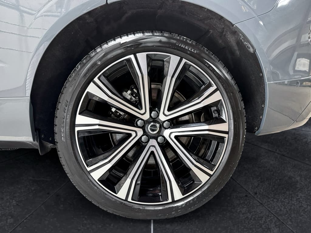 2023 Volvo XC60 view 33