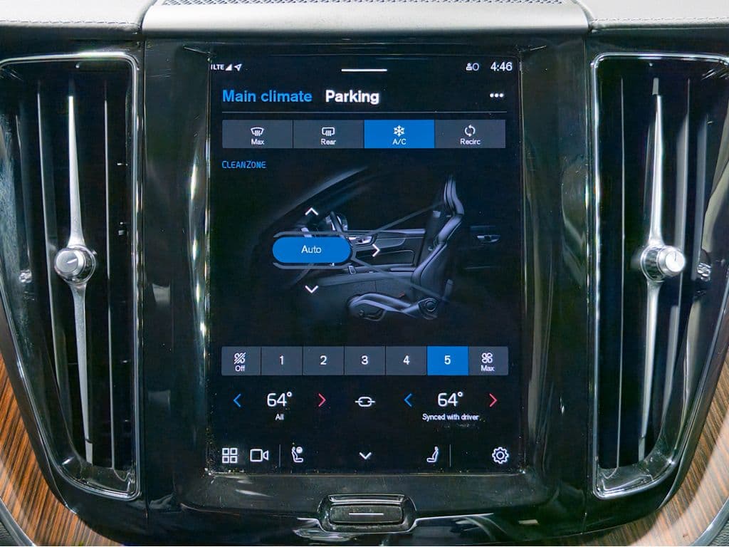 2023 Volvo XC60 view 15