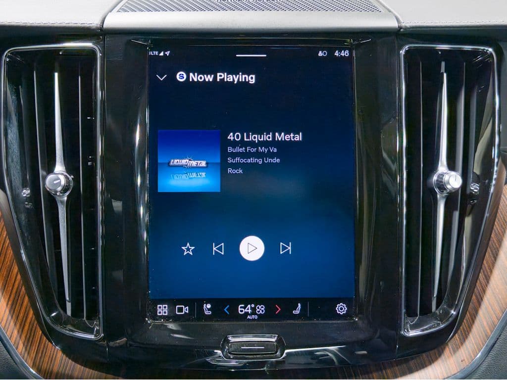 2023 Volvo XC60 view 14