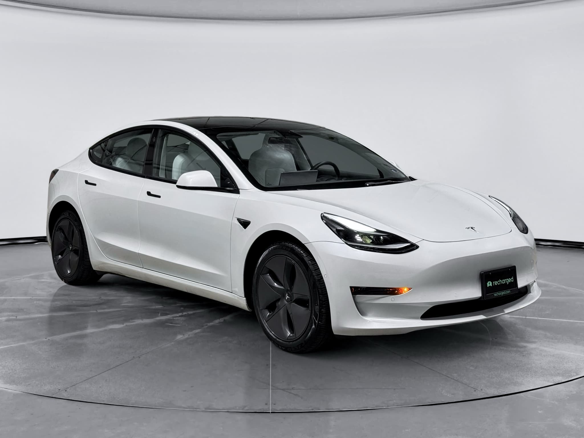 2022 Tesla Model 3 view 4