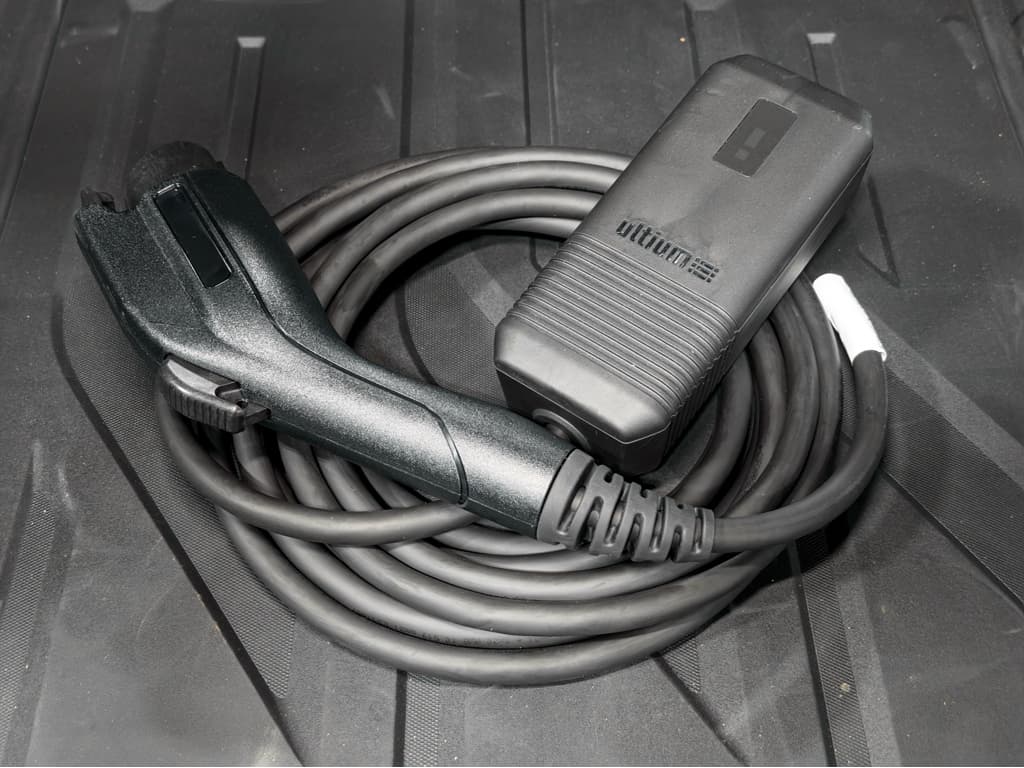 2024 Chevrolet Silverado EV view 6