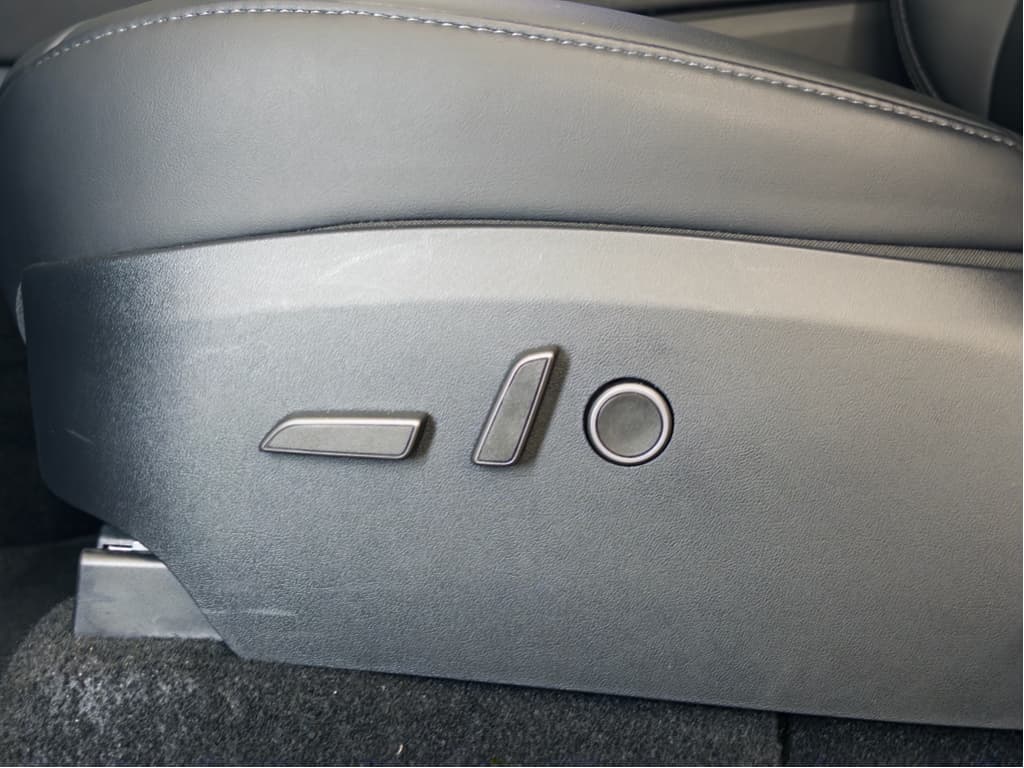 2024 Tesla Model Y view 5