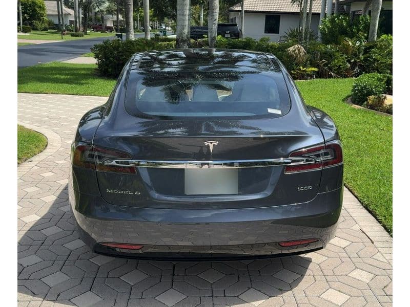 2019 Tesla Model S view 4