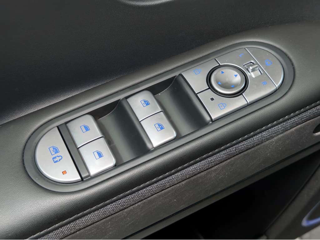 2024 Hyundai IONIQ 5 view 7