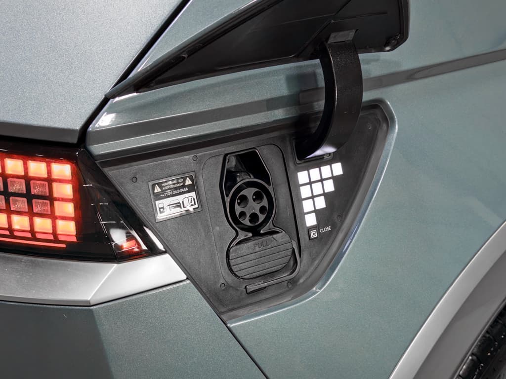 2024 Hyundai IONIQ 5 view 5