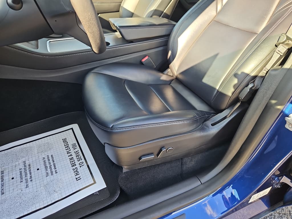 2022 Tesla Model Y view 7