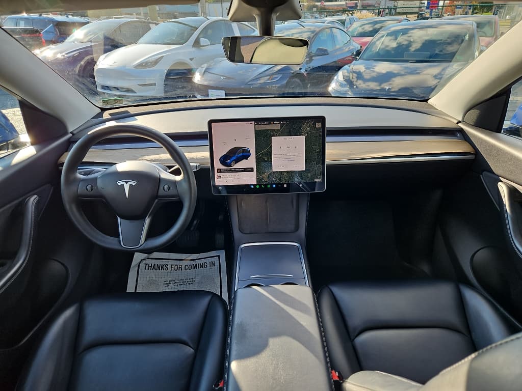 2022 Tesla Model Y view 14
