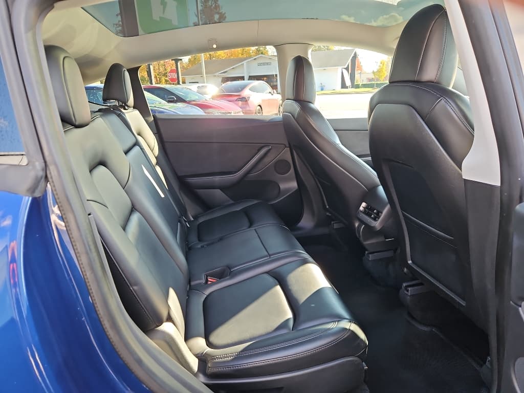 2022 Tesla Model Y view 16