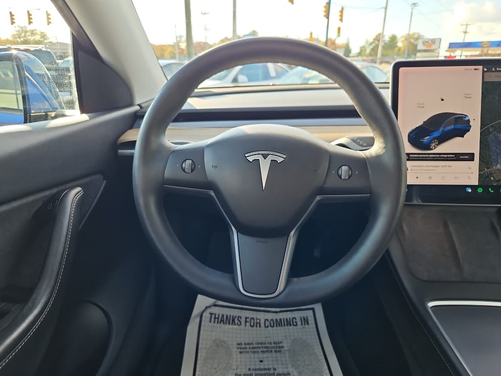 2022 Tesla Model Y view 8