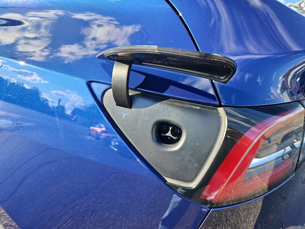 2022 Tesla Model Y view 5