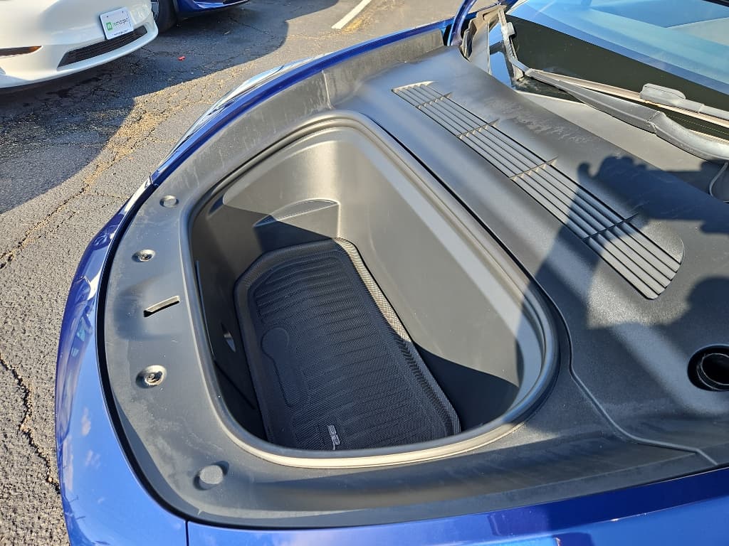 2022 Tesla Model Y view 21