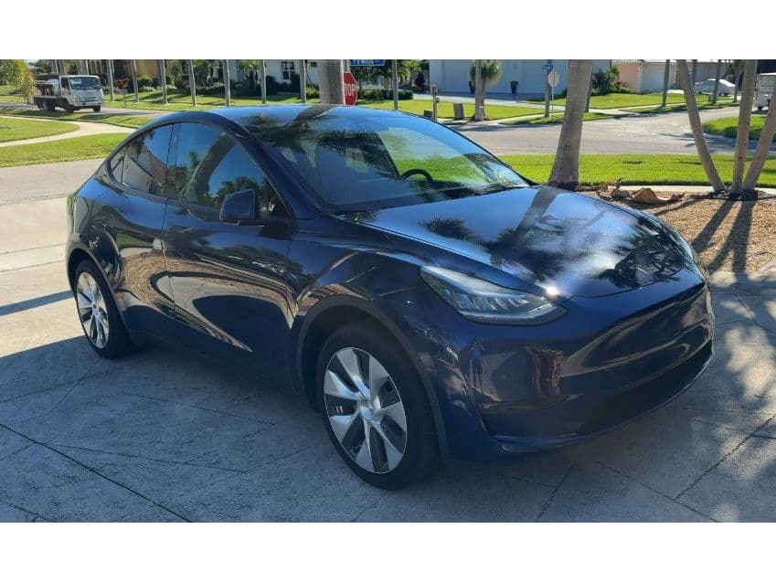 2022 Tesla Model Y view 4