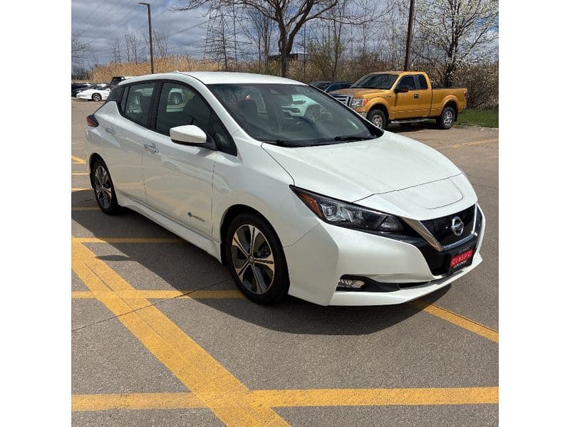 2018 Nissan LEAF view 2