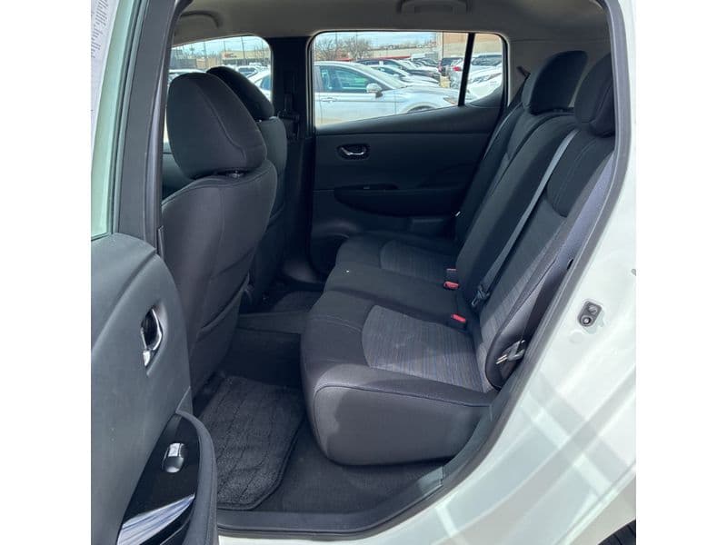 2018 Nissan LEAF view 6