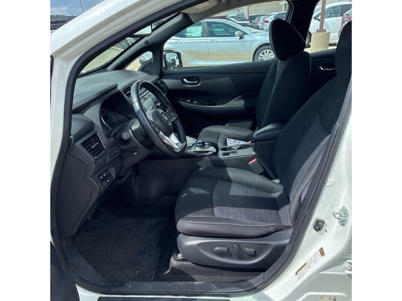 2018 Nissan LEAF view 5