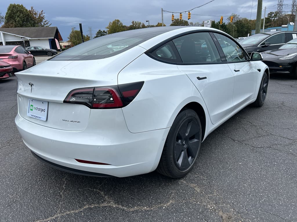 2022 Tesla Model 3 view 3