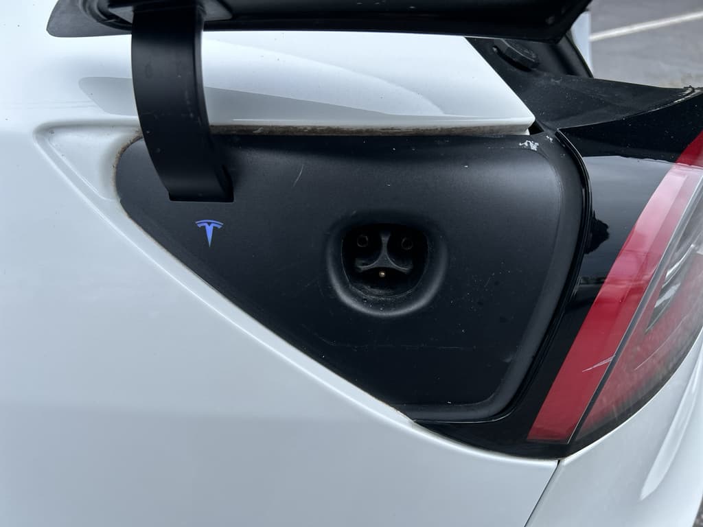 2022 Tesla Model 3 view 5