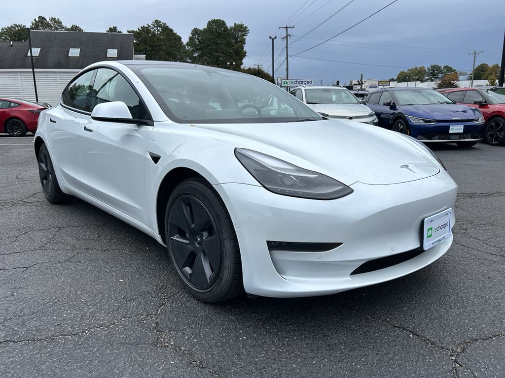 2022 Tesla Model 3 view 4