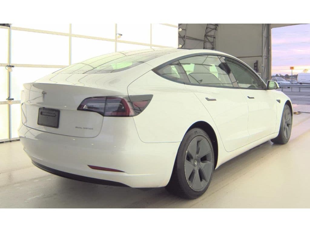 2022 Tesla Model 3 view 3