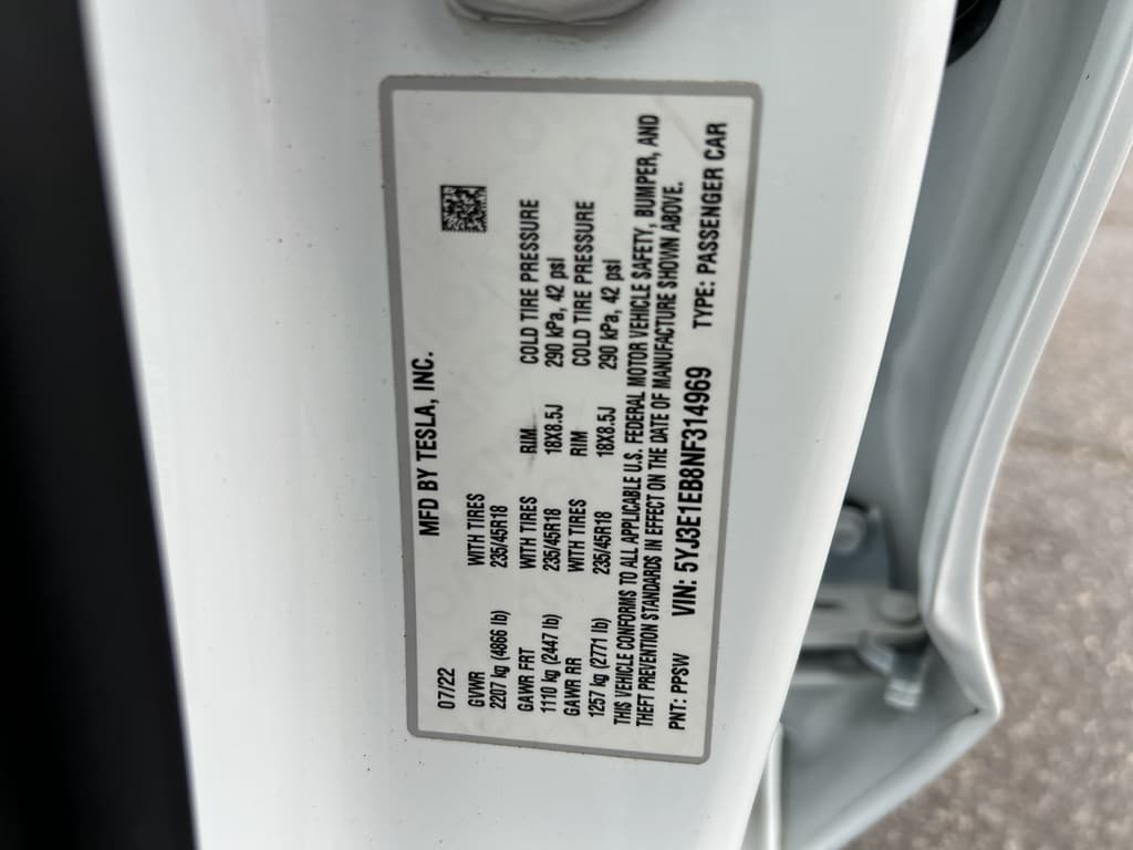 2022 Tesla Model 3 view 23