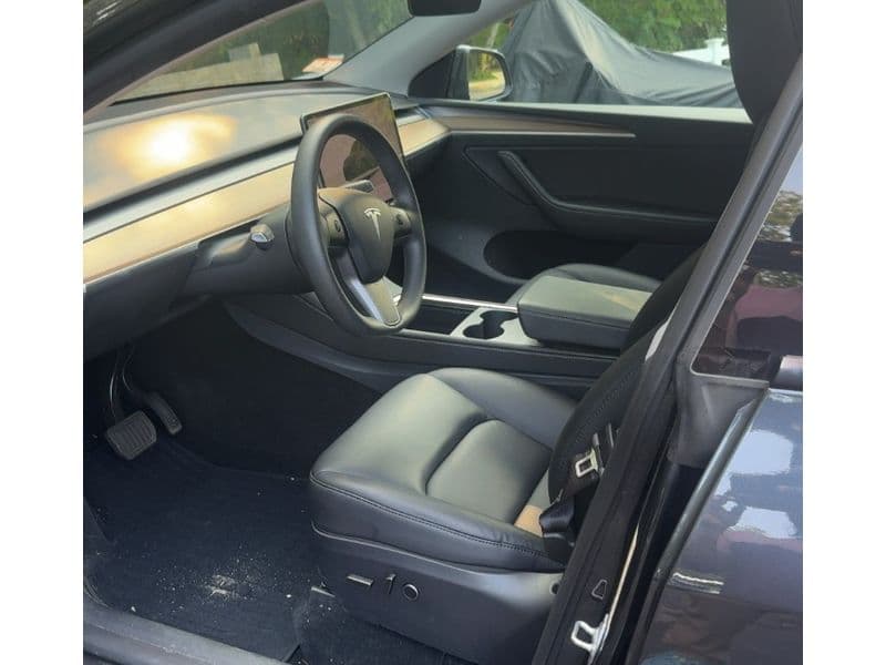 2025 Tesla Model Y view 5