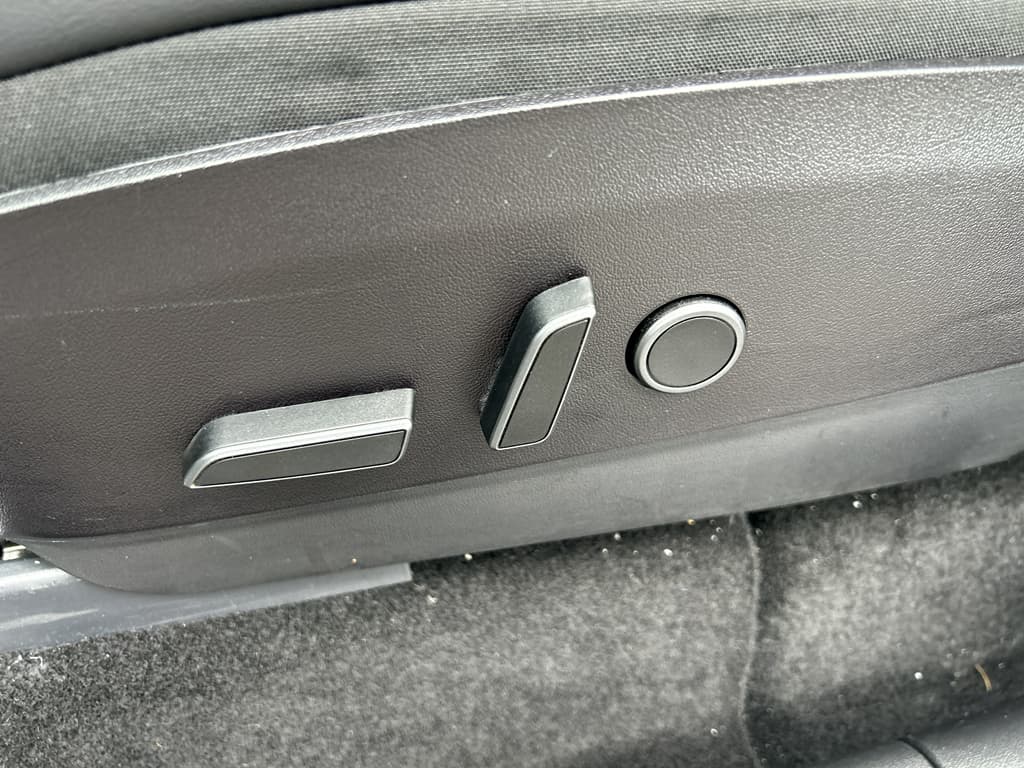 2022 Tesla Model Y view 7