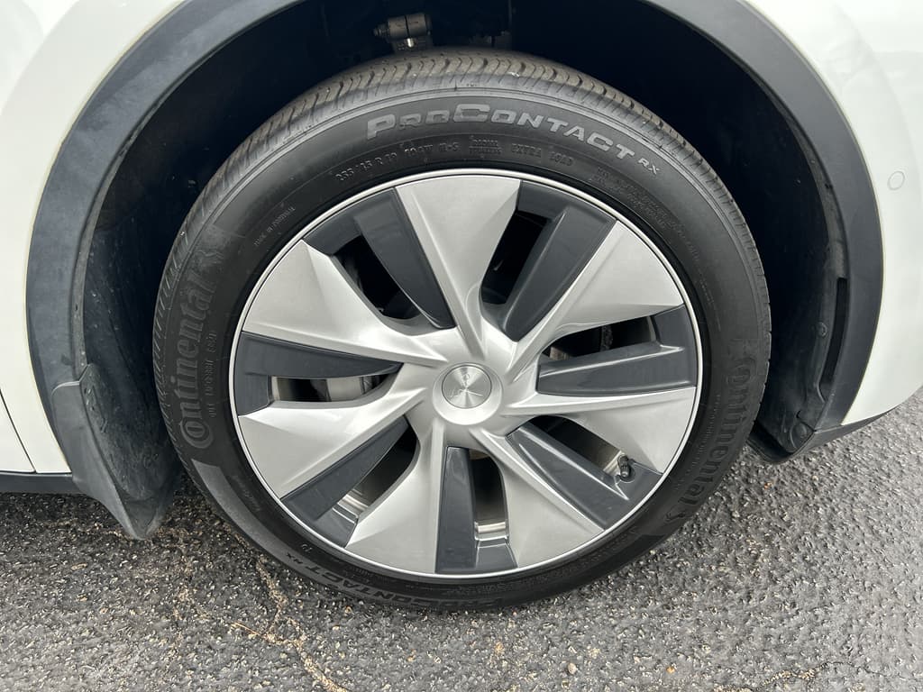 2022 Tesla Model Y view 30