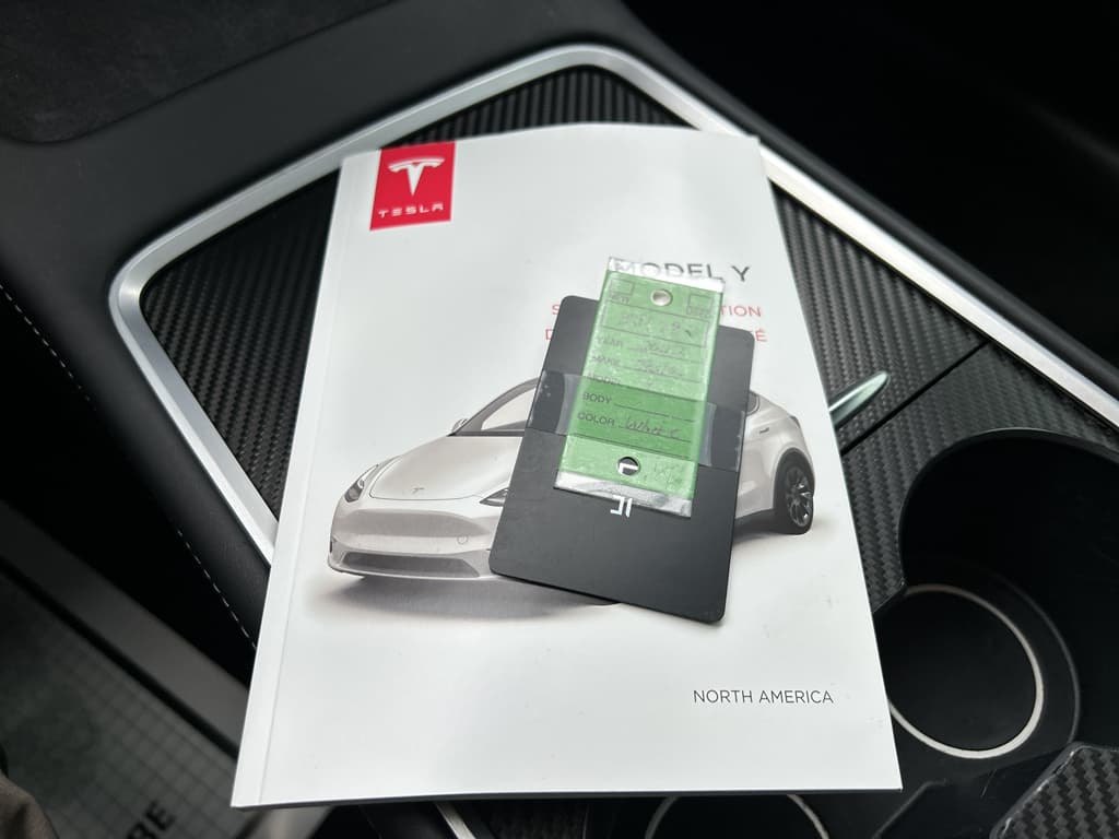 2022 Tesla Model Y view 17