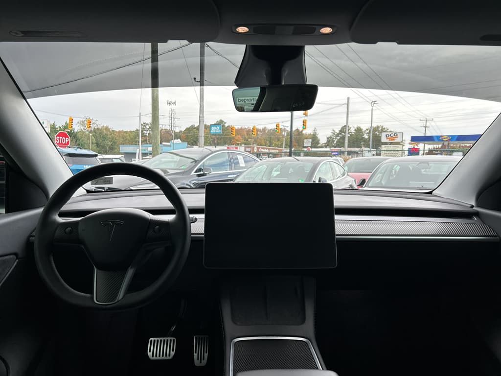 2022 Tesla Model Y view 14